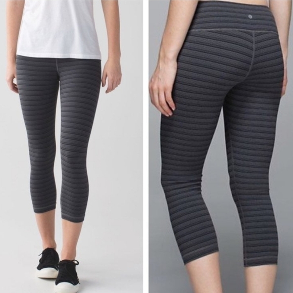 Lululemon Women Wunder Under Crop II leggings sz 2 - Picture 1 of 11